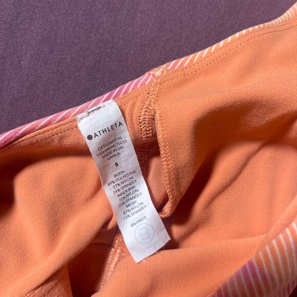 Athleta conscious textured crop in spray dye island coral/vintage plum - Small - Picture 7 of 8